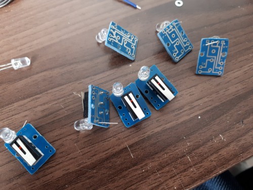 Découpes et assemblages des mini-cartes